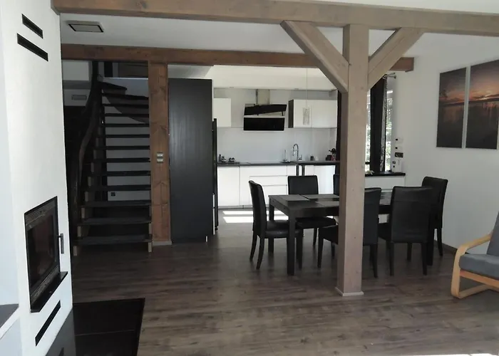 Modern Homes For 8 People With The Pool Сasa de vacaciones *