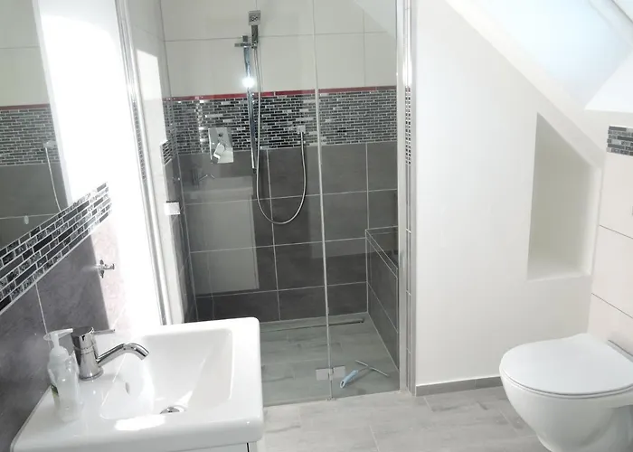 Сasa de vacaciones Modern Homes For 8 People With The Pool *