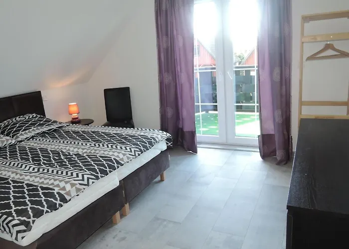 Сasa de vacaciones Modern Homes For 8 People With The Pool